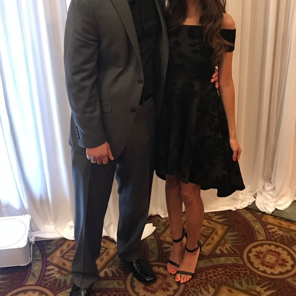 Black high low off the shoulder floral print dress from Windsor - Picture 4 of 4